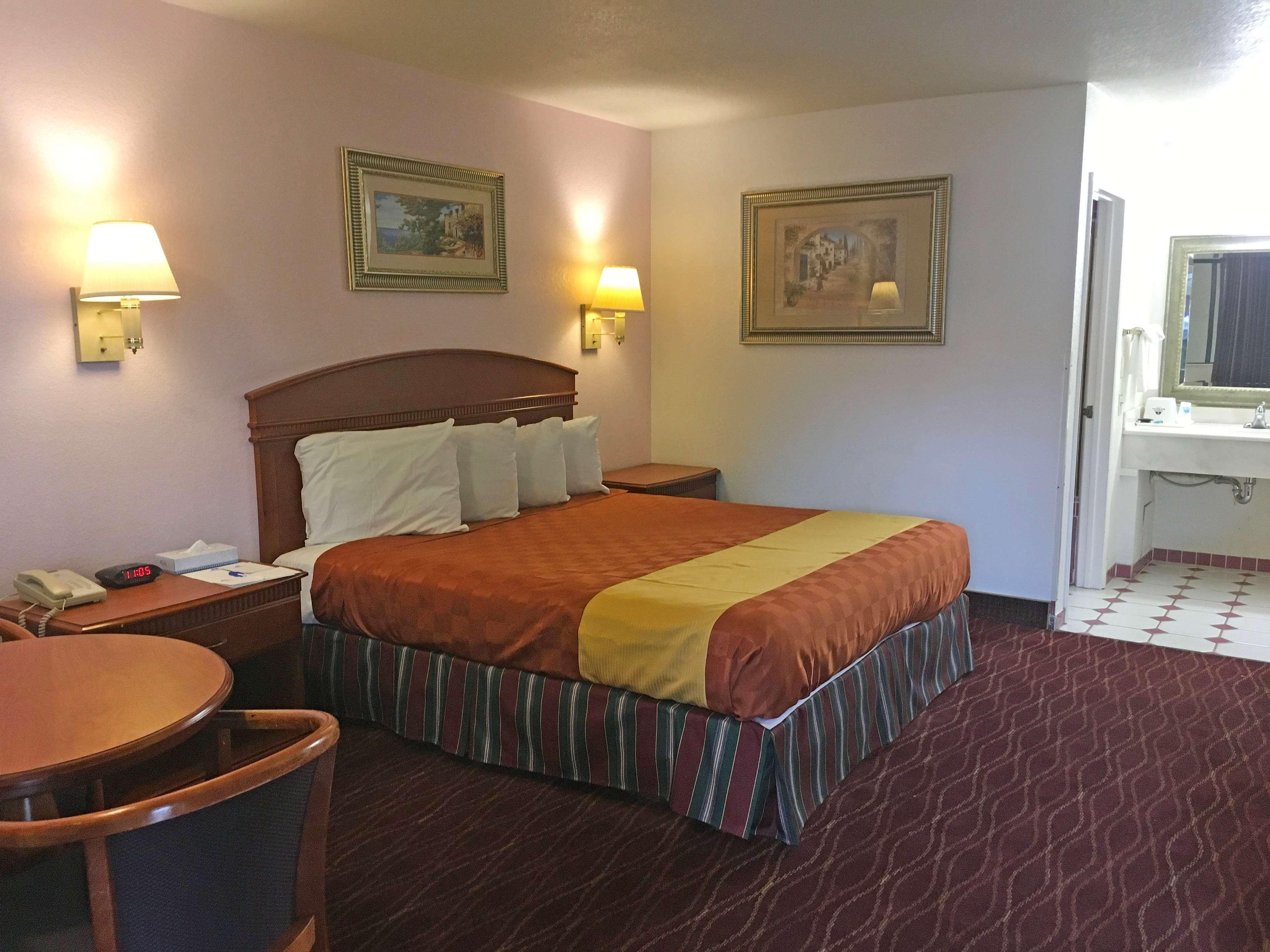Ibis Styles Lisieux Normandie מראה חיצוני תמונה