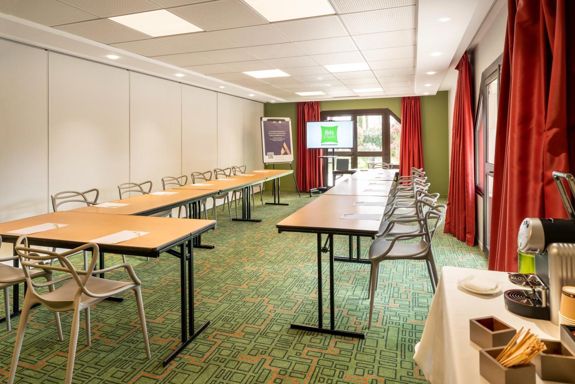 Ibis Styles Lisieux Normandie מראה חיצוני תמונה